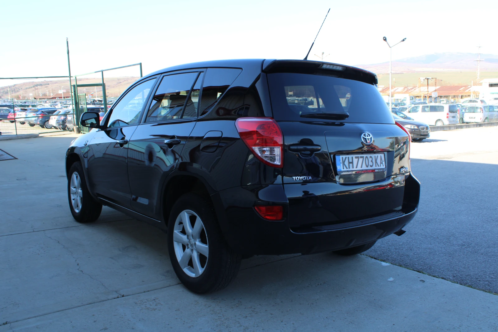 Toyota Rav4 2.2 D4D, снимка 7 - Автомобили и джипове - 53828184