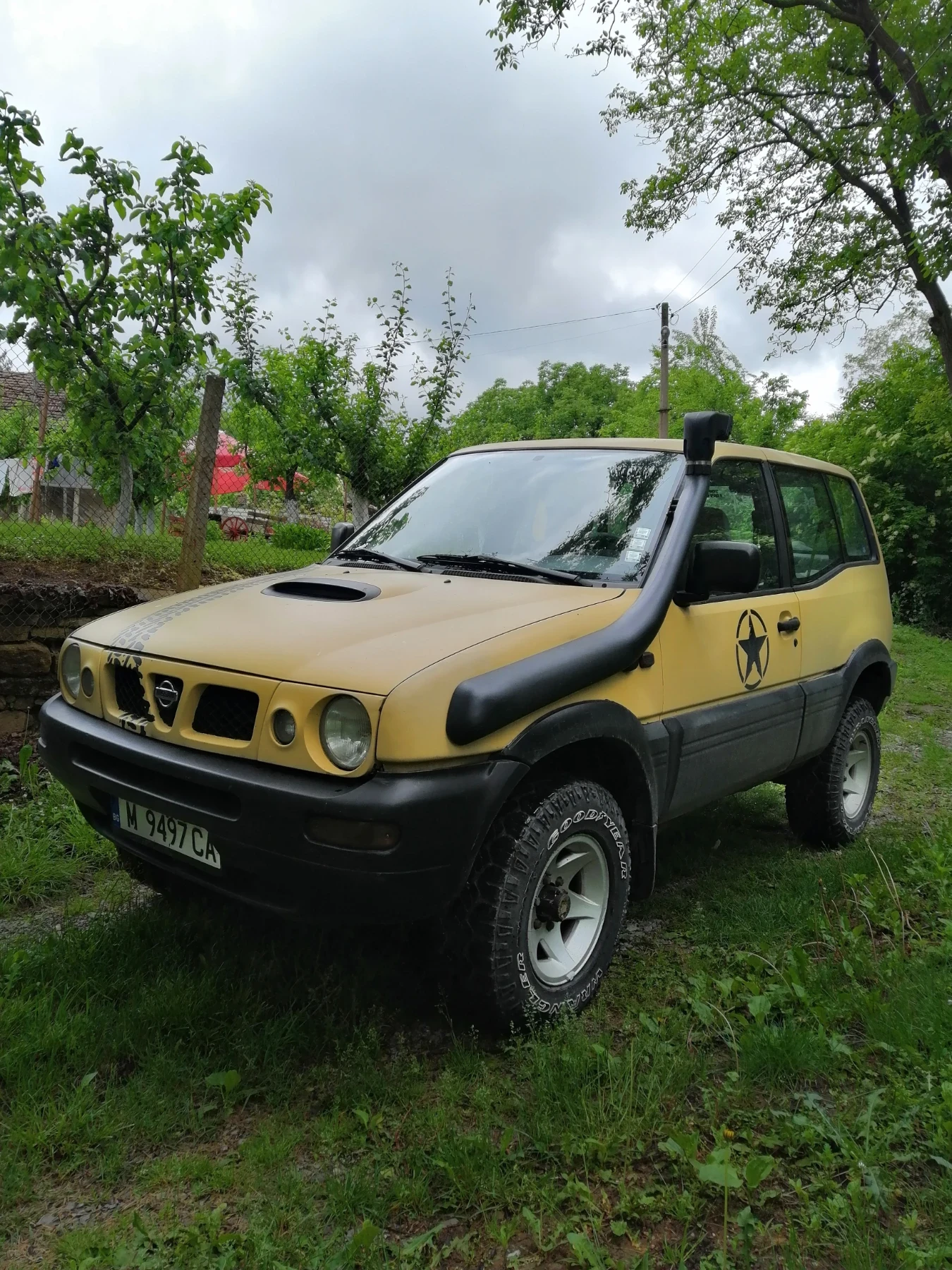 Nissan Terrano 2.4 ГАЗ, снимка 2 - Автомобили и джипове - 54749952