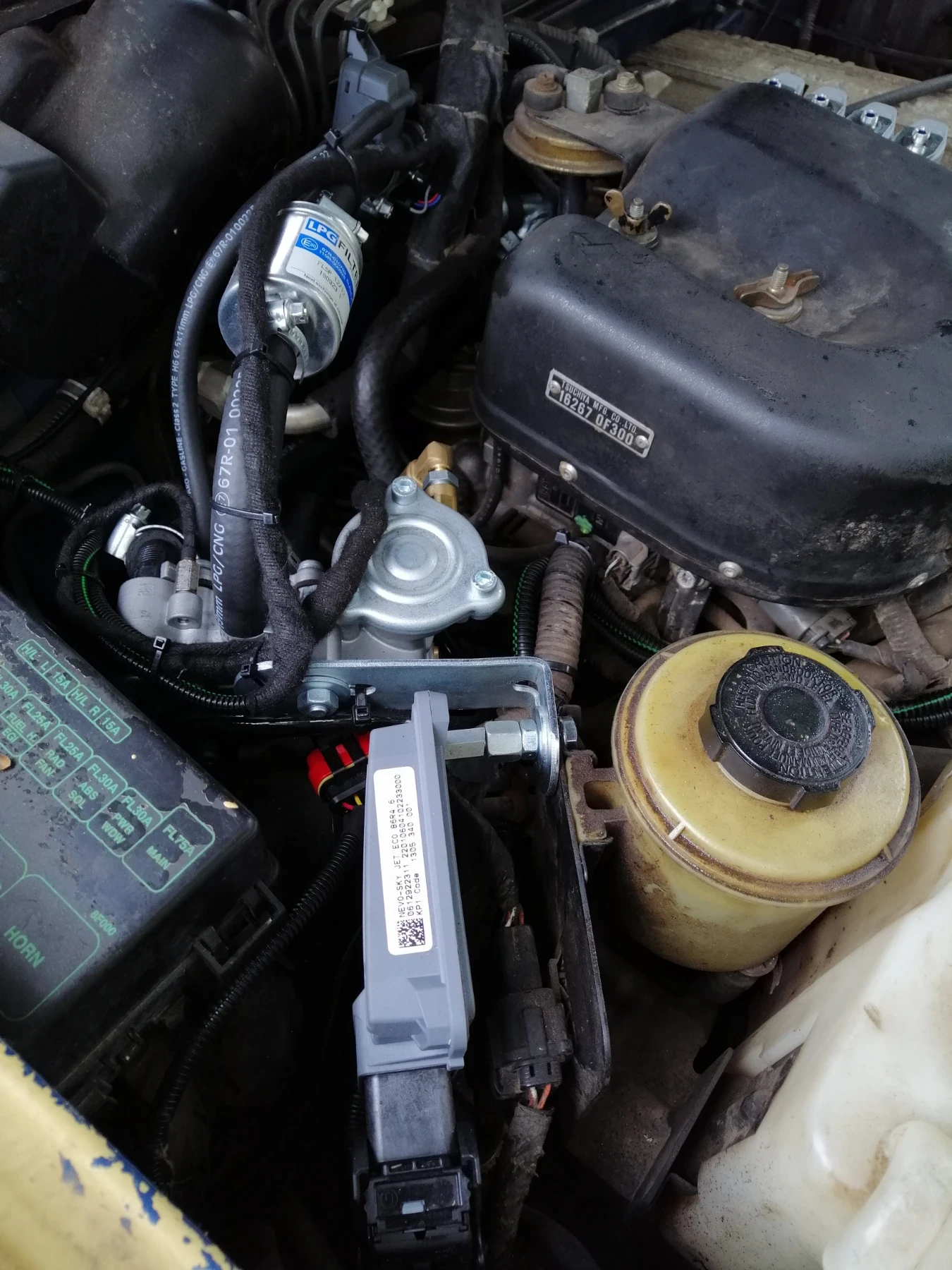 Nissan Terrano 2.4 ГАЗ, снимка 16 - Автомобили и джипове - 54749952