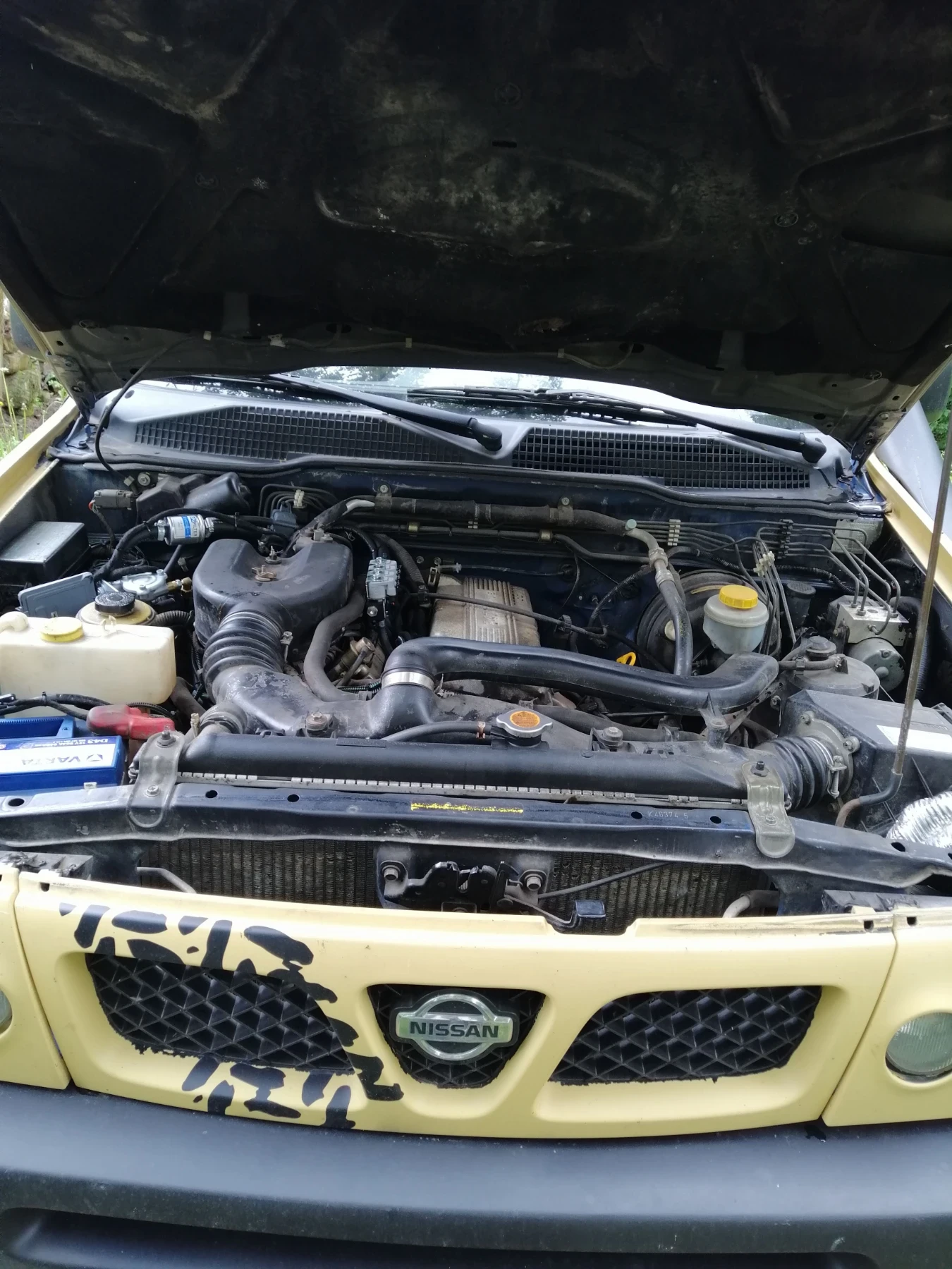 Nissan Terrano 2.4 ГАЗ, снимка 14 - Автомобили и джипове - 54749952