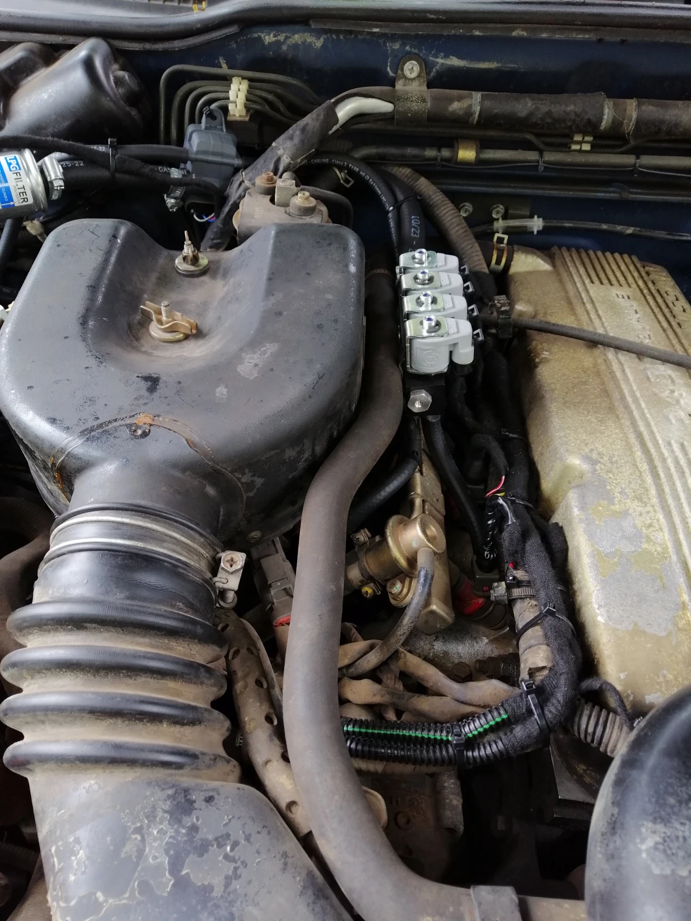 Nissan Terrano 2.4 ГАЗ, снимка 15 - Автомобили и джипове - 54749952