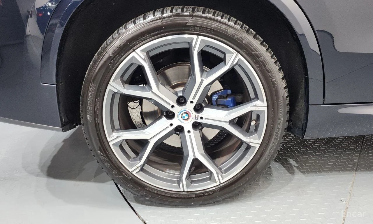 BMW X5M * ФИКСИРАНА ЦЕНА ДО БЪЛГАРИЯ * ЛАЗЕРИ * ОБДУХВАНЕ, снимка 6 - Автомобили и джипове - 55398731