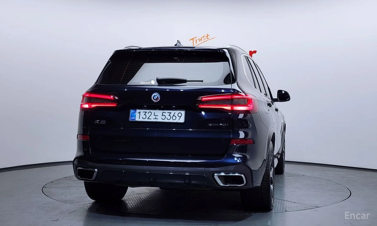 BMW X5M * ФИКСИРАНА ЦЕНА ДО БЪЛГАРИЯ * ЛАЗЕРИ * ОБДУХВАНЕ, снимка 5 - Автомобили и джипове - 55398731