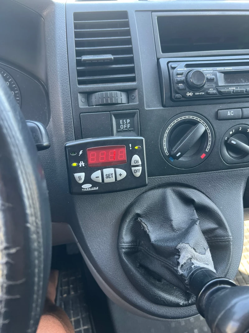 VW T5, снимка 5 - Бусове и автобуси - 52660584