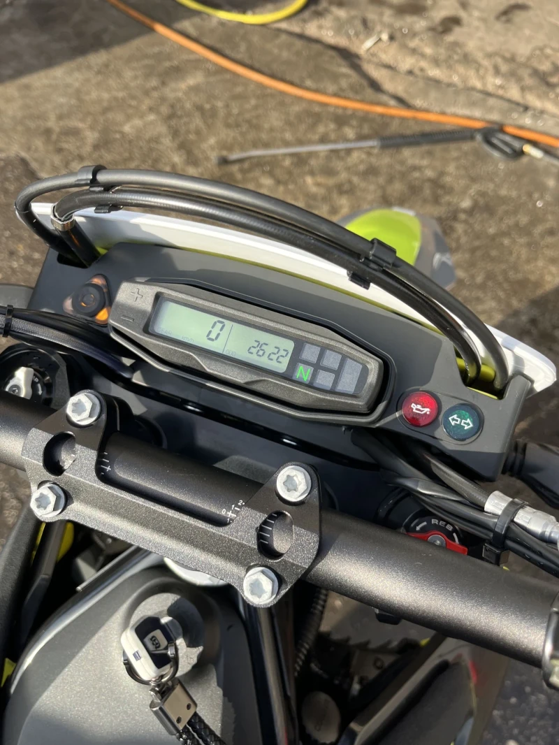 Husqvarna SM Supermoto701, снимка 7 - Мотоциклети и мототехника - 52909581