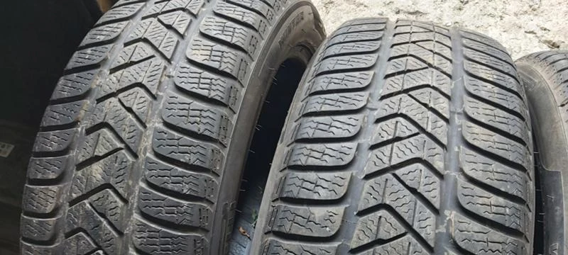 Гуми Зимни 215/55R17, снимка 2 - Гуми и джанти - 35123398