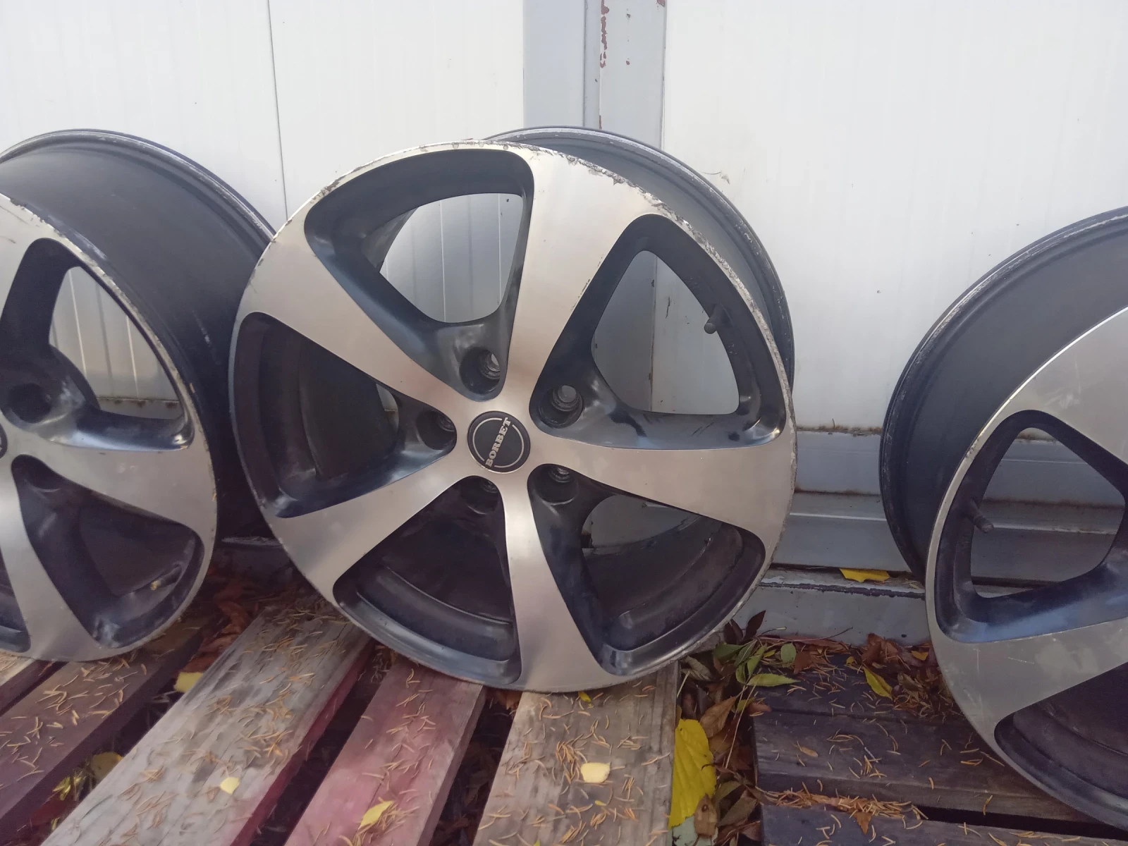 ������ | Mobile.bg � ����������� 4