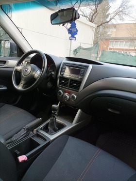 Subaru Forester 2.0 D, снимка 6 - Автомобили и джипове - 45569332