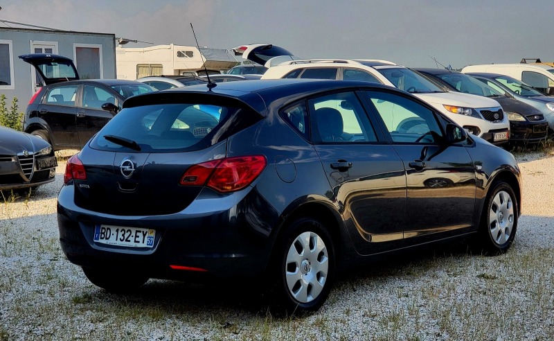 Opel Astra 1, 4 i 16V, снимка 5 - Автомобили и джипове - 46096436