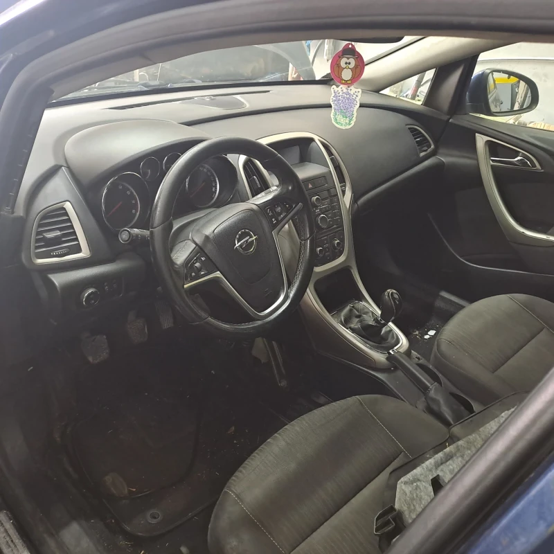 Opel Astra 1.4xer, снимка 9 - Автомобили и джипове - 47719722