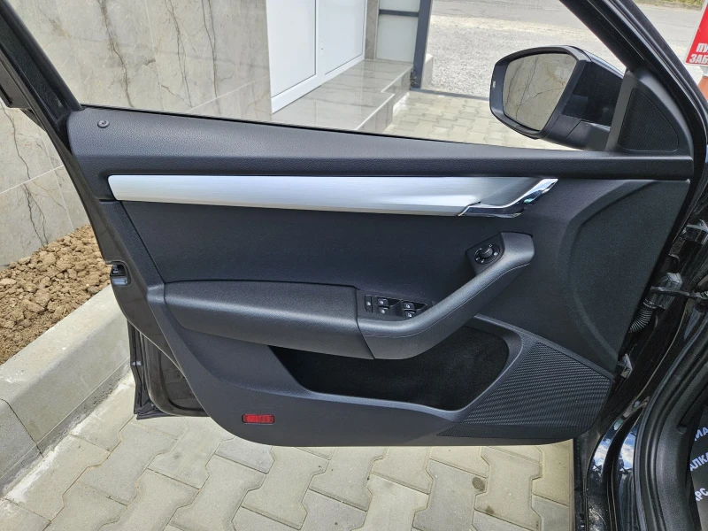 Skoda Octavia 1.5g-tec , снимка 9 - Автомобили и джипове - 47788758