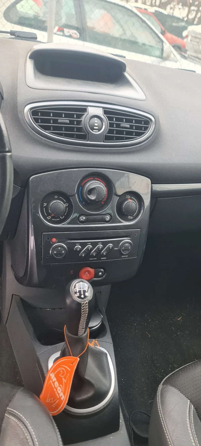 Renault Clio, снимка 12 - Автомобили и джипове - 48666362