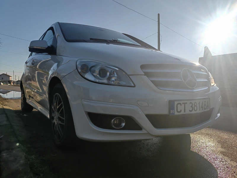 Mercedes-Benz B 180, снимка 1 - Автомобили и джипове - 48853097