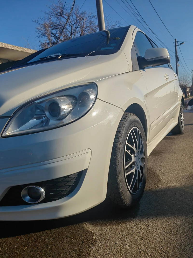 Mercedes-Benz B 180, снимка 2 - Автомобили и джипове - 48853097