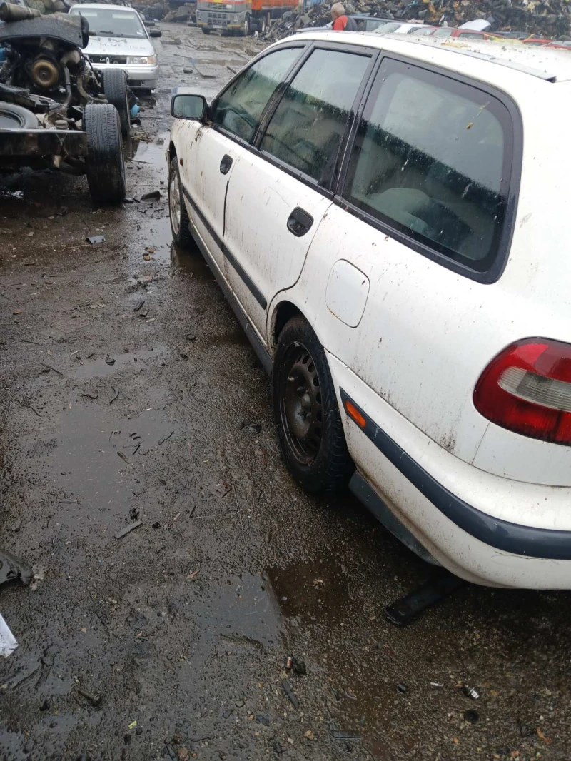 Volvo V40, снимка 2 - Автомобили и джипове - 52365913