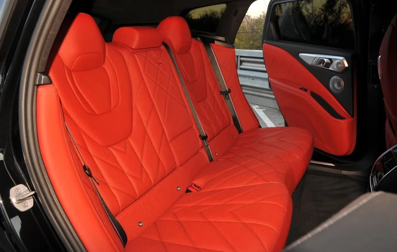 BMW XM 4.4 Twin Turbo xDrive, снимка 10 - Автомобили и джипове - 53190003