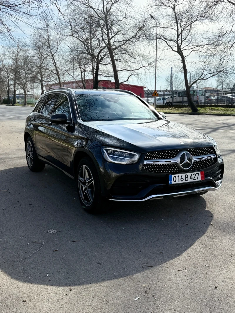 Mercedes-Benz GLC 220 DIGITAL/AMG/PANORAMA/KEYLESS/, снимка 2 - Автомобили и джипове - 53495822