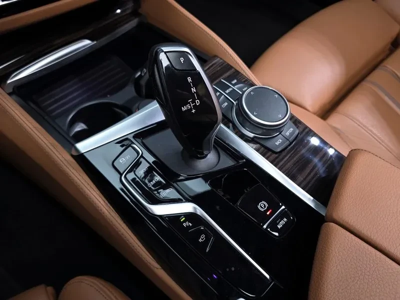 BMW 520 I M SPORTS, снимка 9 - Автомобили и джипове - 55118888