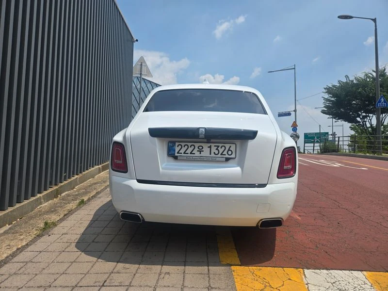 Rolls-Royce Phantom 6.7 Automatic КРАЙНА ЦЕНА: 338843 EUR, снимка 4 - Автомобили и джипове - 55966857