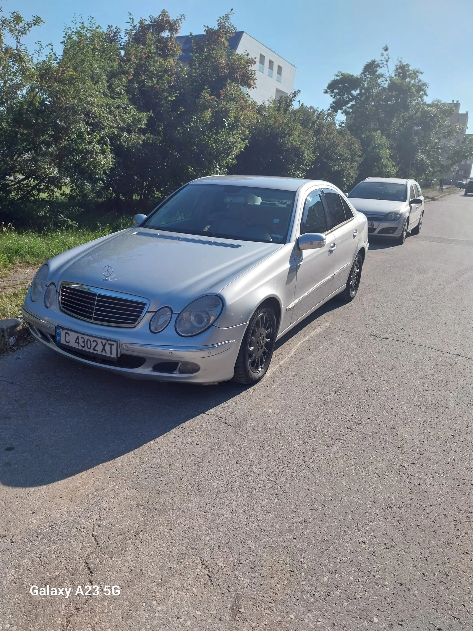 Mercedes-Benz E 220  - изображение 3