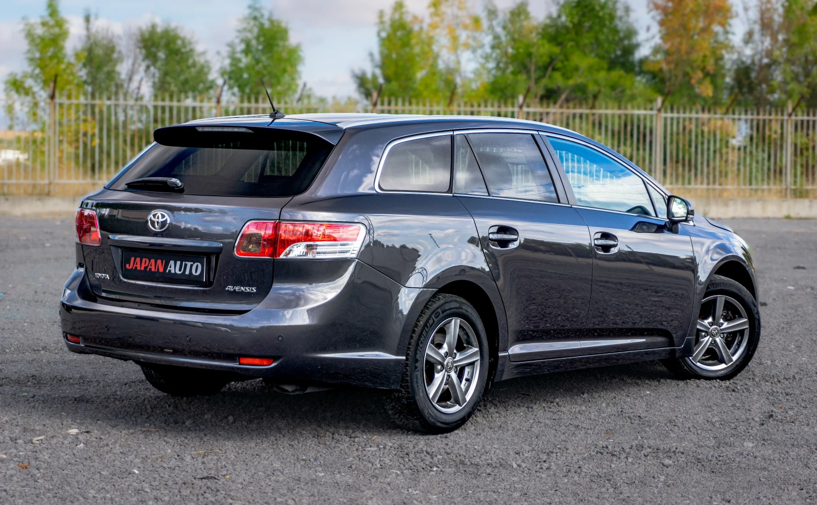 Toyota Avensis 1.8 VVT-i Automatic | С ГАРАНЦИЯ!!! - изображение 4