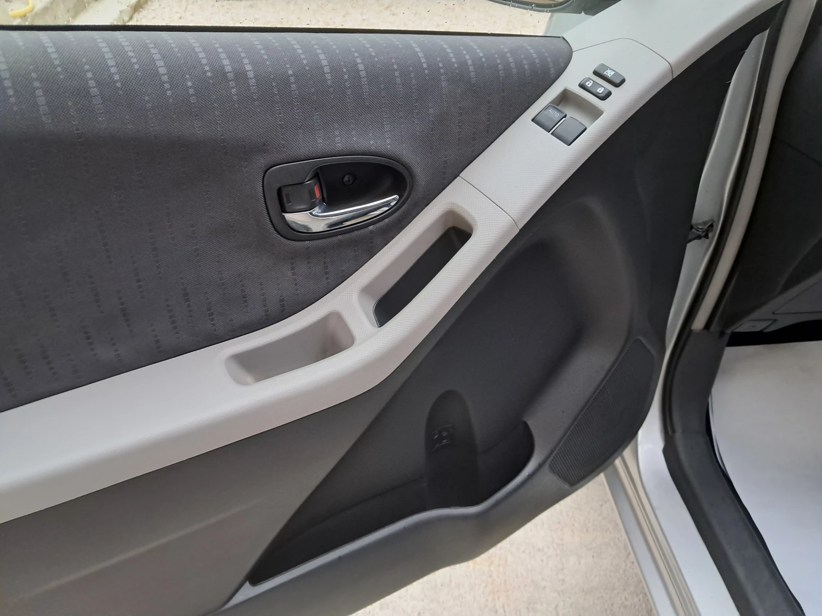 Toyota Yaris 1.3 vvt-i -FACELIFT-109000км.-КАТО НОВА | Mobile.bg — изображение 10