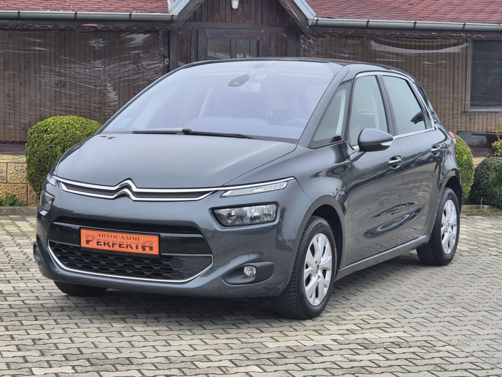 Citroen C4 Picasso 1.6HDI 115к.с. - изображение 2