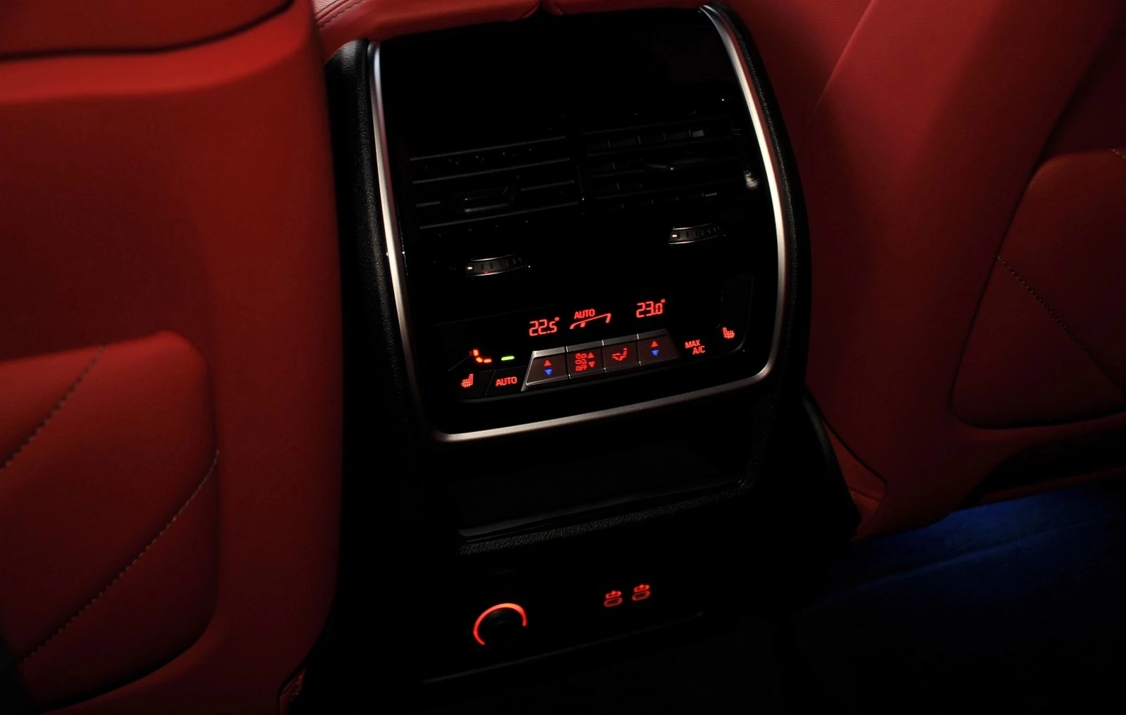 BMW XM 4.4 Twin Turbo xDrive | Mobile.bg � ����������� 12