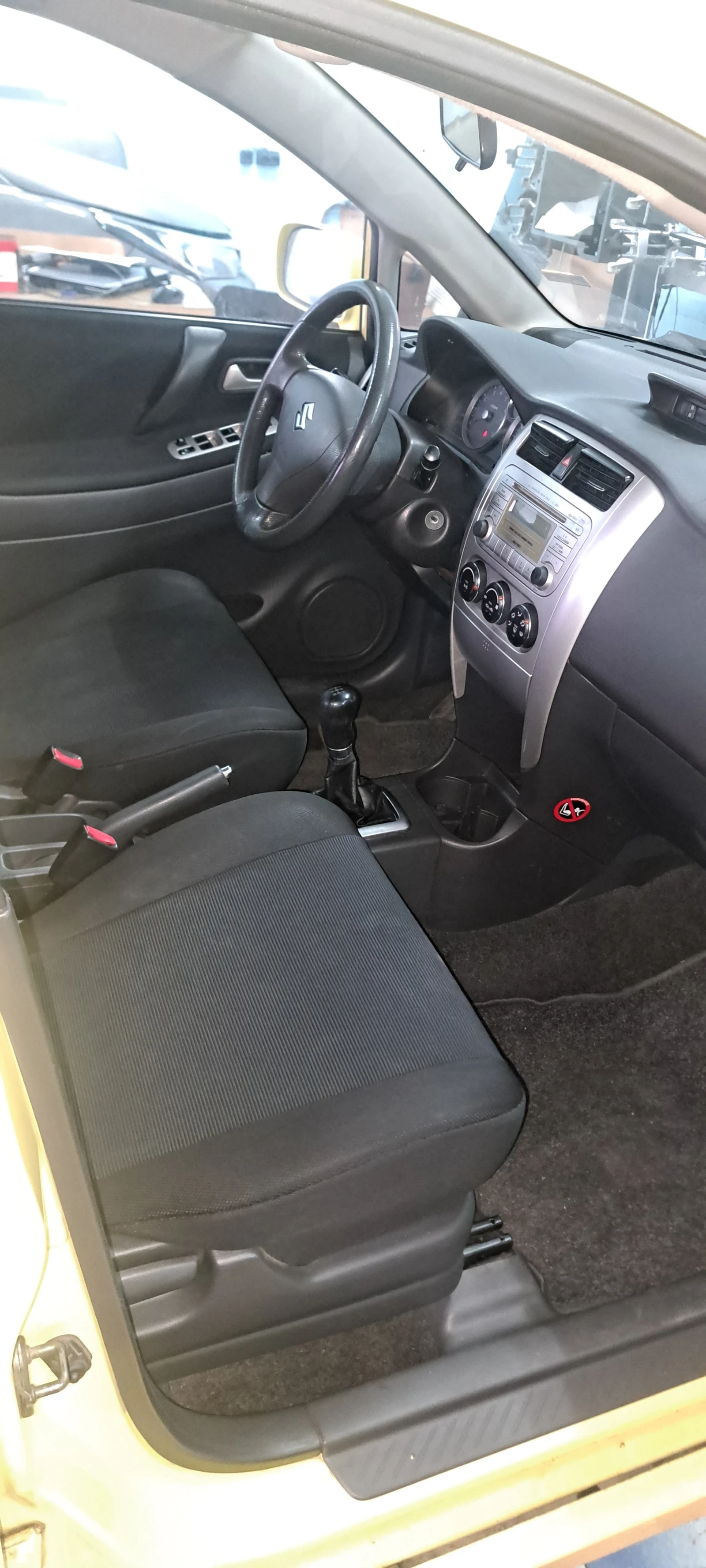 Suzuki Liana 1.6 | Mobile.bg � ����������� 4