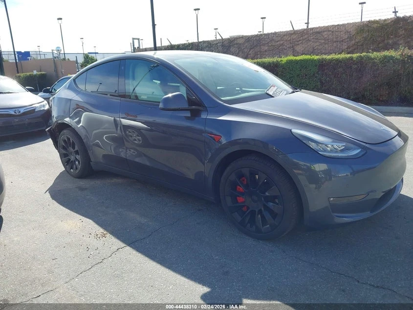 Tesla Model Y Long Range Dual Motor All-Wheel Drive, снимка 13 - Автомобили и джипове - 53819176