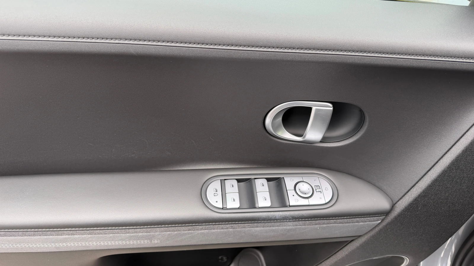 Hyundai Ioniq 5 Uniq 4x4, снимка 17 - Автомобили и джипове - 54230117