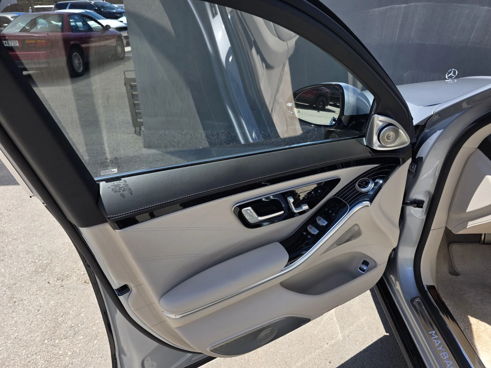 Mercedes-Benz S 680 MAYBACH 4MATIC, снимка 8 - Автомобили и джипове - 54717942