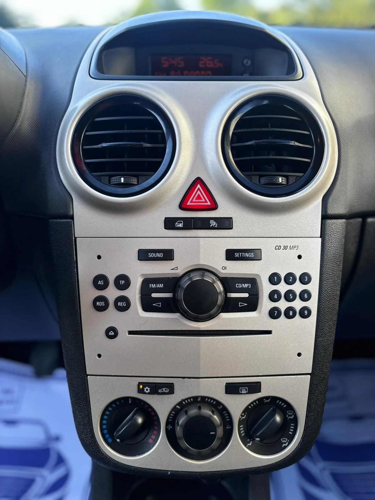 Opel Corsa D, снимка 8 - Автомобили и джипове - 54857446