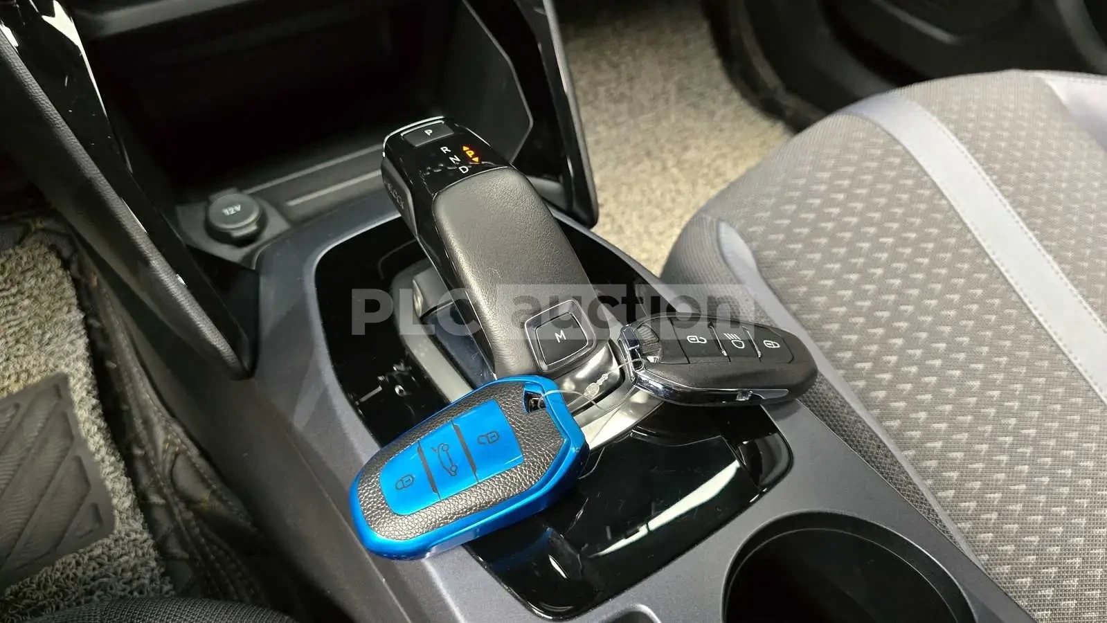 Peugeot 2008, снимка 9 - Автомобили и джипове - 55011409