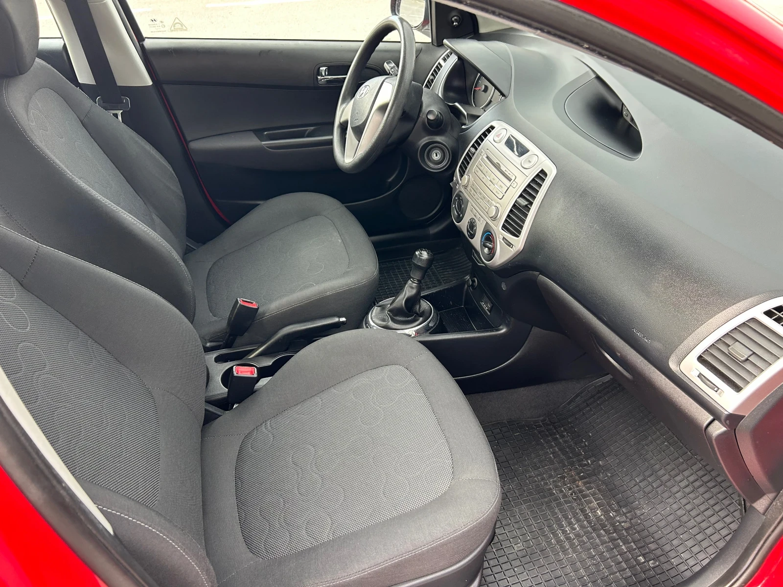 Hyundai I20 1.2 i , снимка 11 - Автомобили и джипове - 55138267