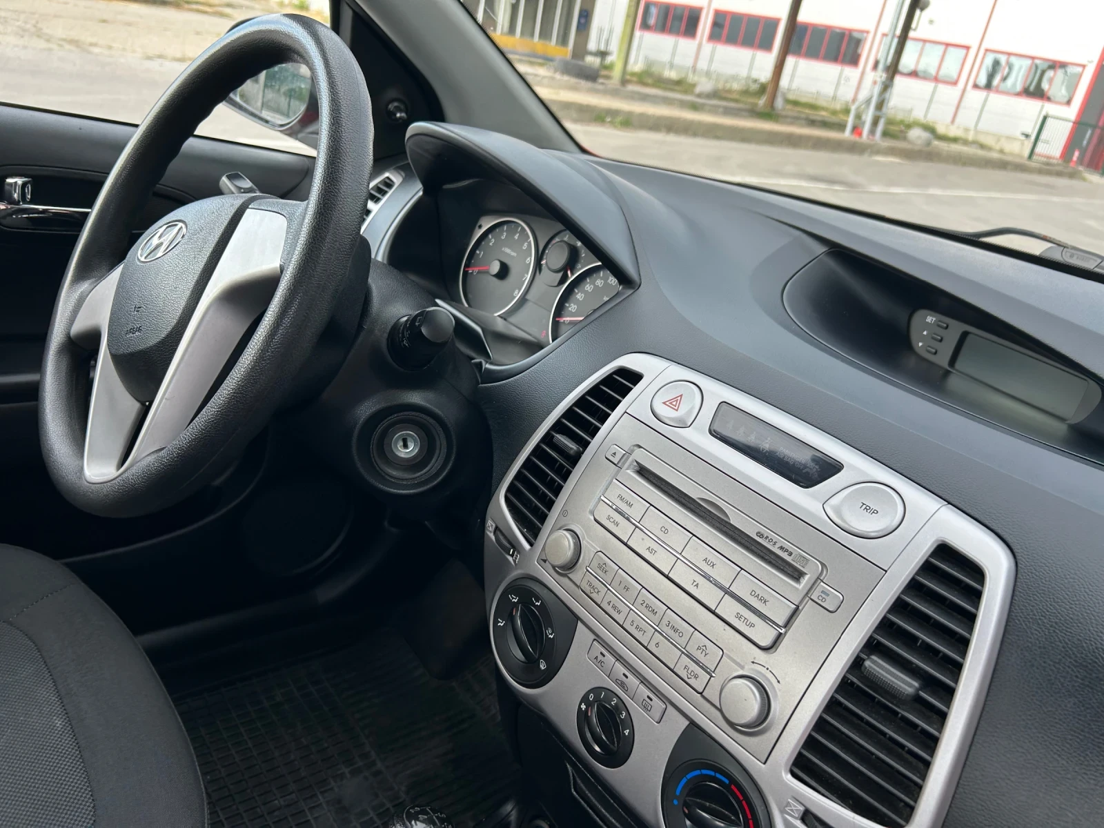 Hyundai I20 1.2 i , снимка 12 - Автомобили и джипове - 55138267
