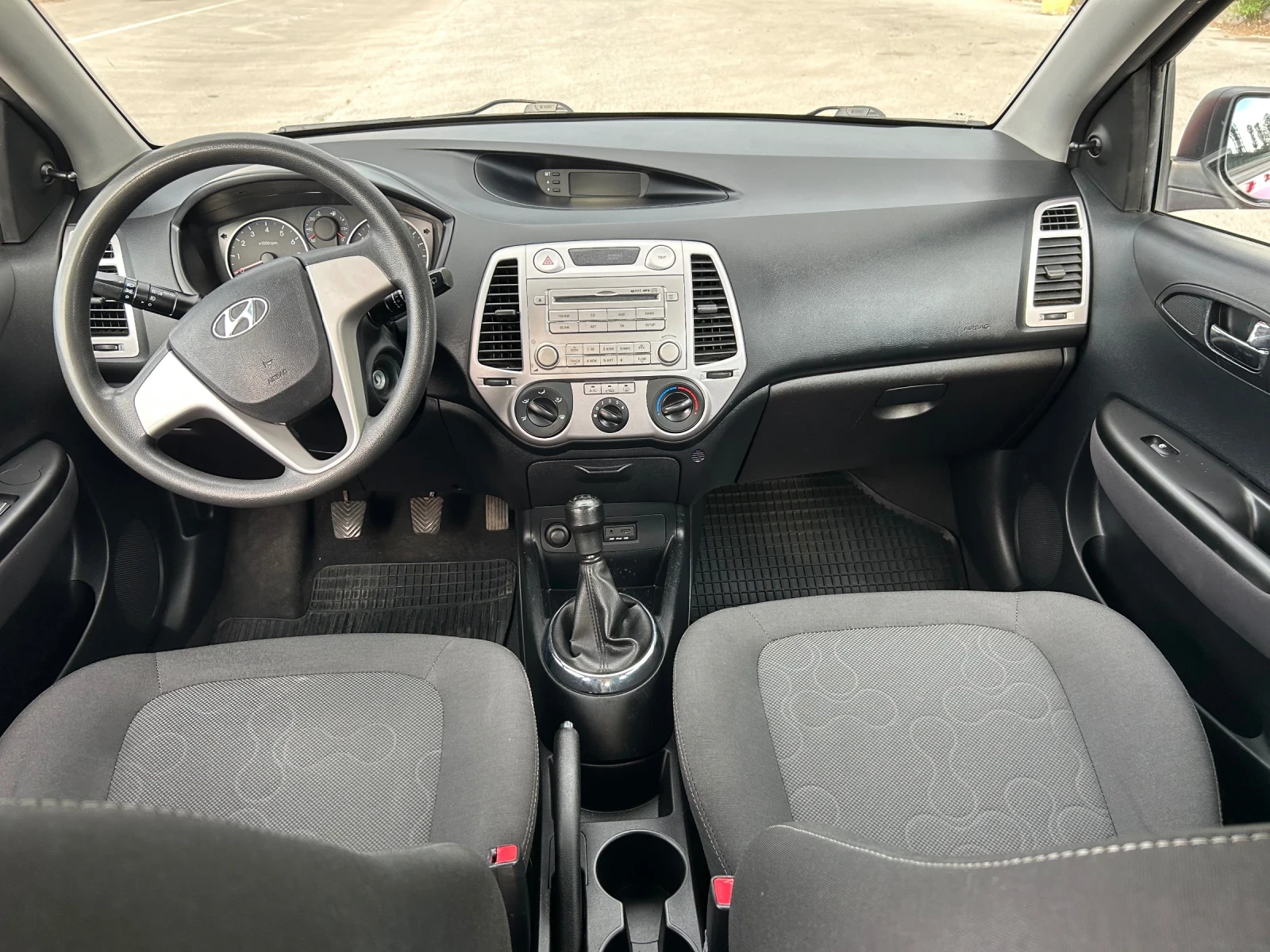 Hyundai I20 1.2 i , снимка 9 - Автомобили и джипове - 55138267