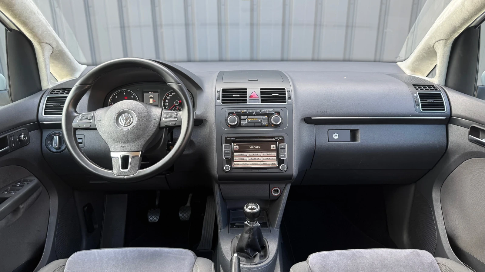VW Touran HIGHLINE, снимка 9 - Автомобили и джипове - 55234981