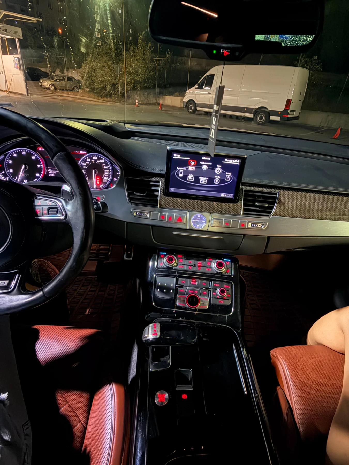 Audi S8 4.0TFSI, снимка 11 - Автомобили и джипове - 55885214