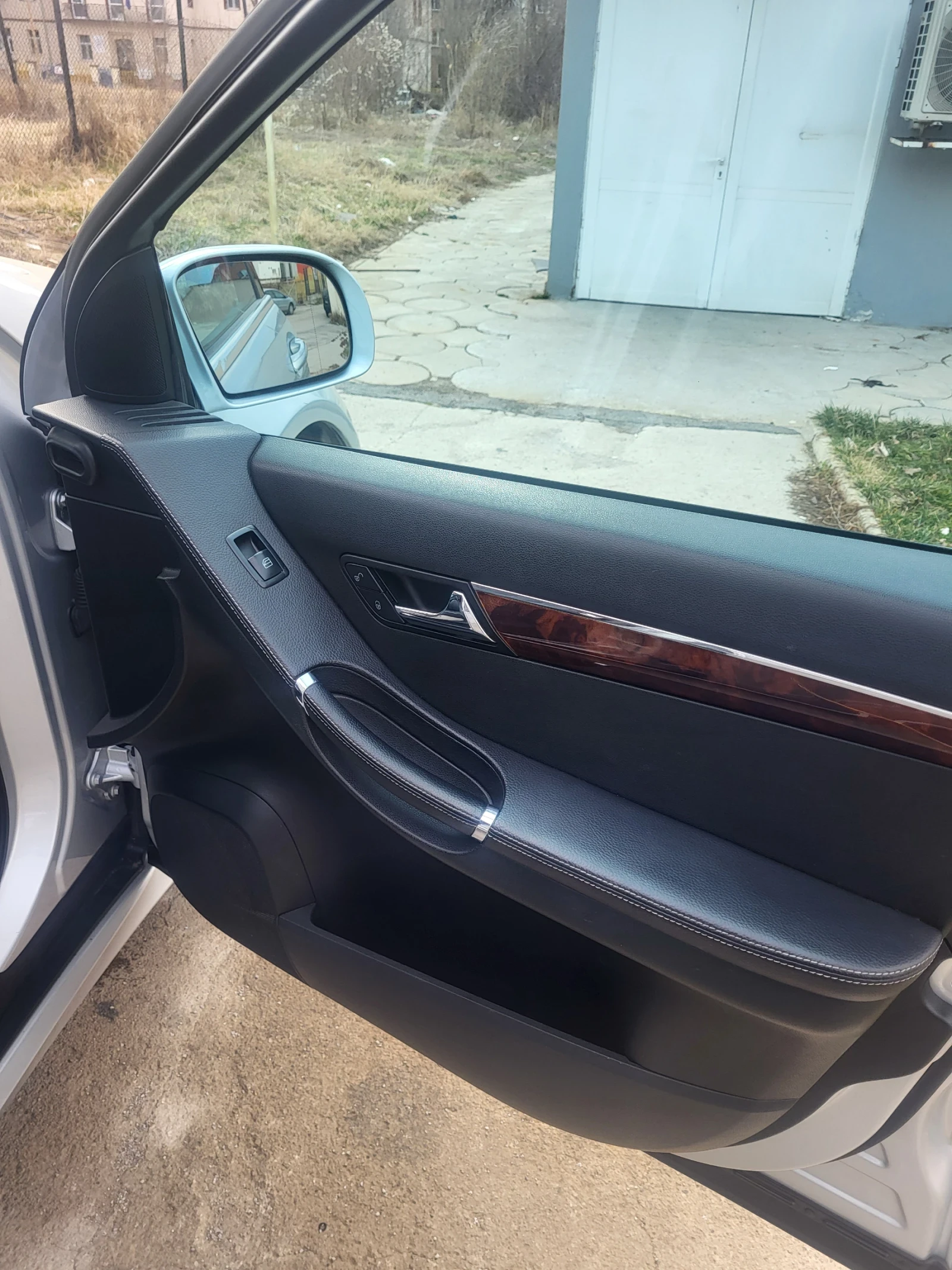 Mercedes-Benz R 320 320, снимка 16 - Автомобили и джипове - 56358340
