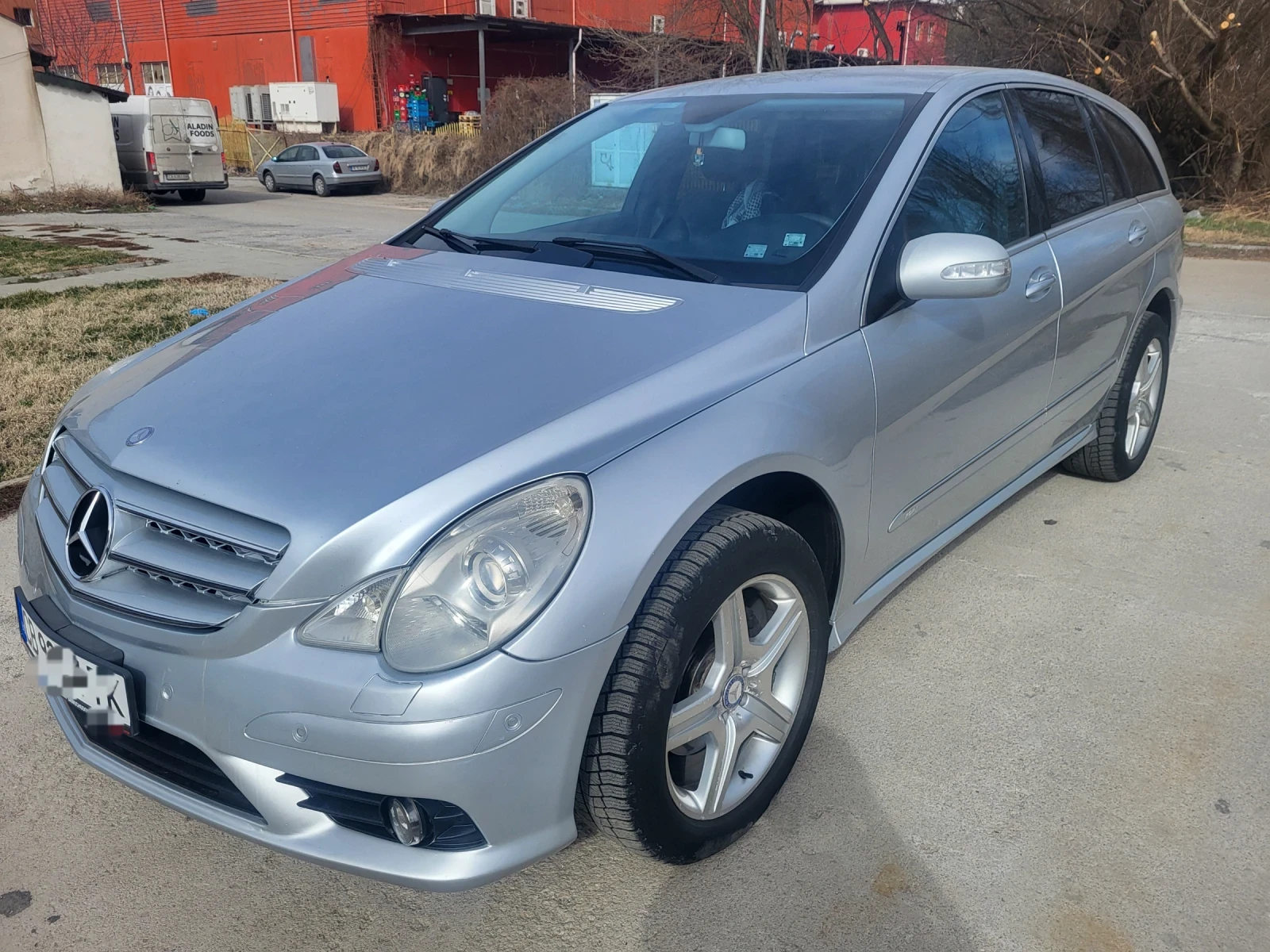 Mercedes-Benz R 320 320, снимка 3 - Автомобили и джипове - 56358340
