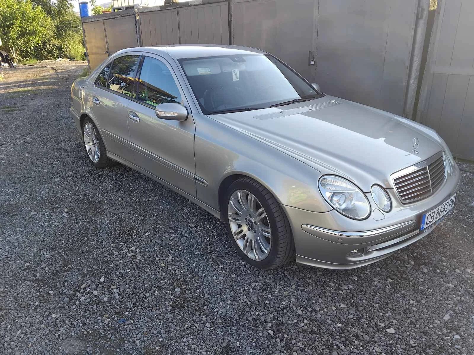 Mercedes-Benz E 320, снимка 3 - Автомобили и джипове - 56429141