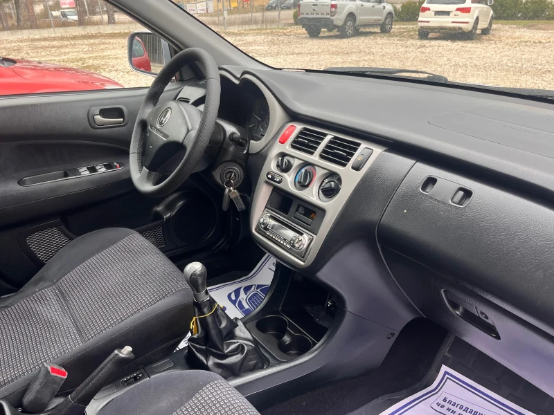 Honda Hr-v 1.6i 4X4 КЛИМАТИК, снимка 15 - Автомобили и джипове - 49480574