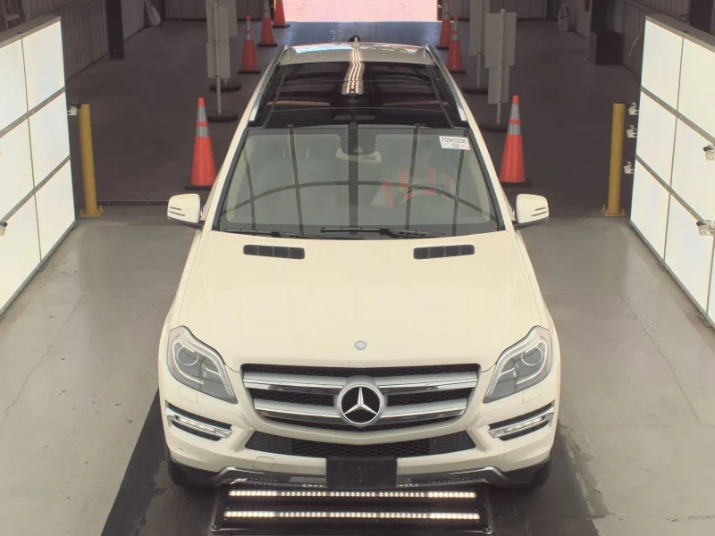 Mercedes-Benz GL 350 Дизел* 360* AUTOPARK* keyless* Blindspot* Multibea, снимка 2 - Автомобили и джипове - 52317824