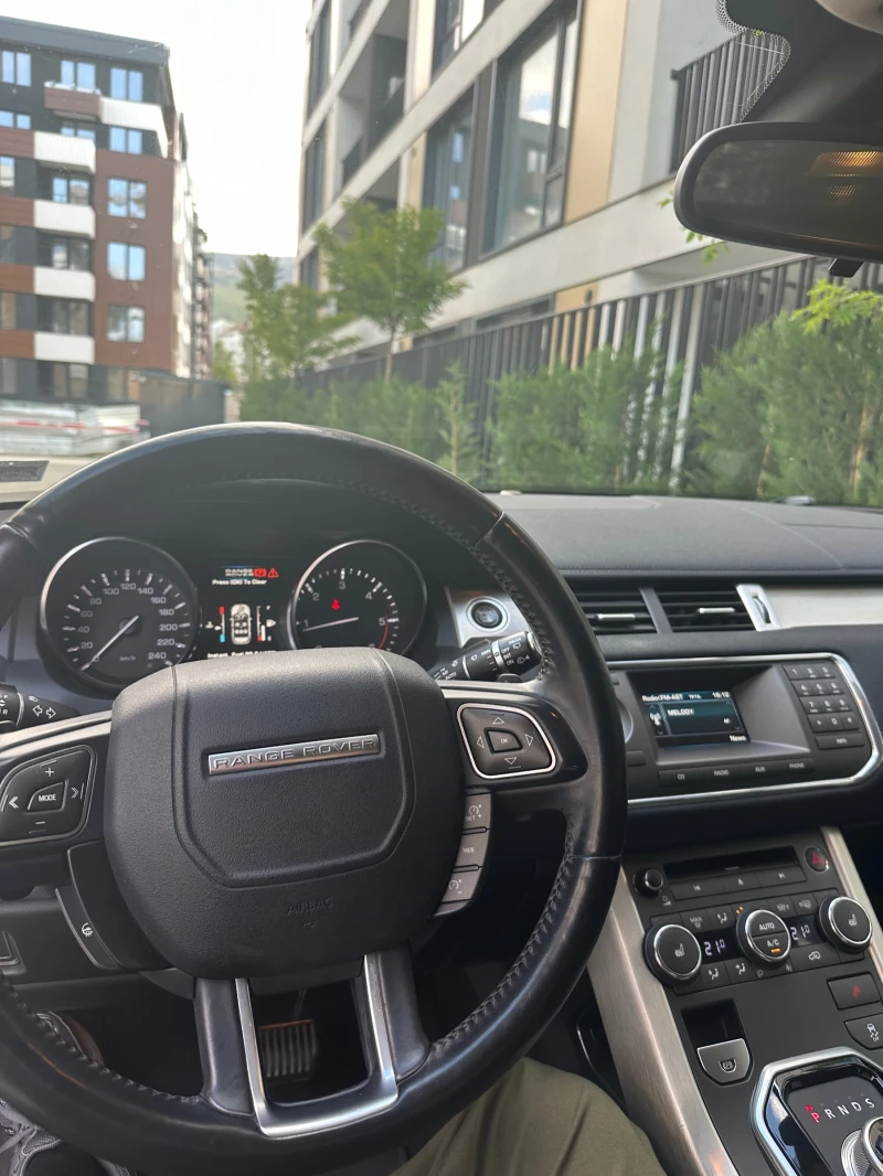 Land Rover Evoque 2.2 TD4, снимка 5 - Автомобили и джипове - 52064050