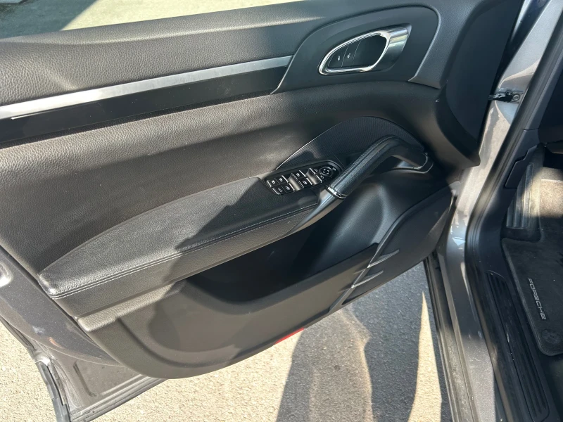 Porsche Cayenne, снимка 15 - Автомобили и джипове - 52498869