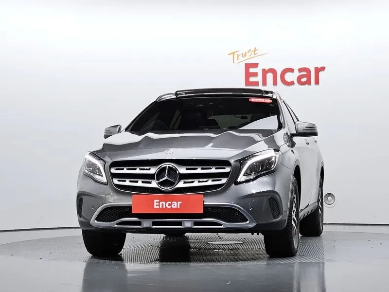 Mercedes-Benz GLA 220 X156 Premium, снимка 2 - Автомобили и джипове - 56225268