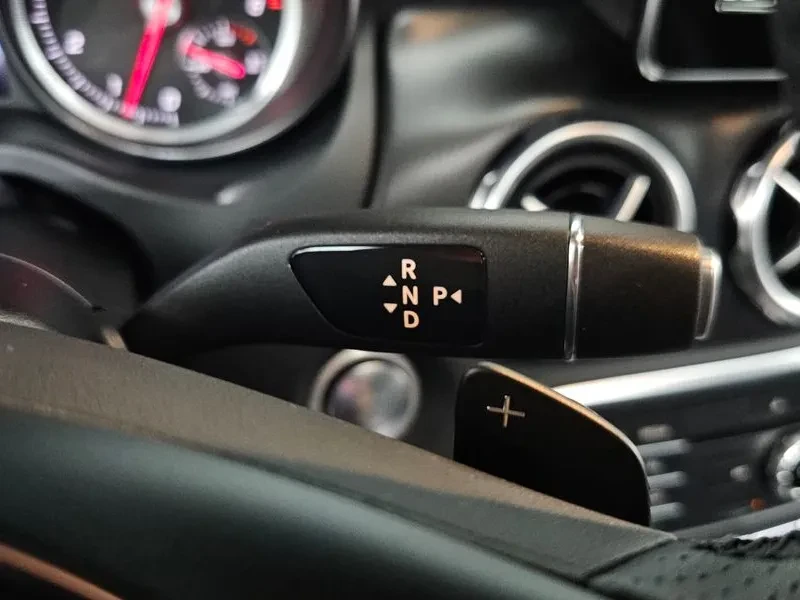 Mercedes-Benz GLA 220 X156 Premium, снимка 8 - Автомобили и джипове - 56225268