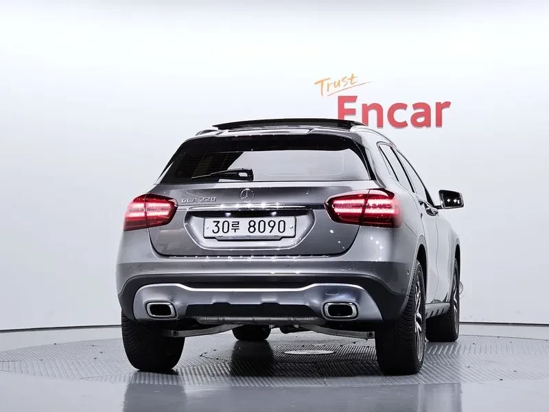 Mercedes-Benz GLA 220 X156 Premium, снимка 3 - Автомобили и джипове - 56225268