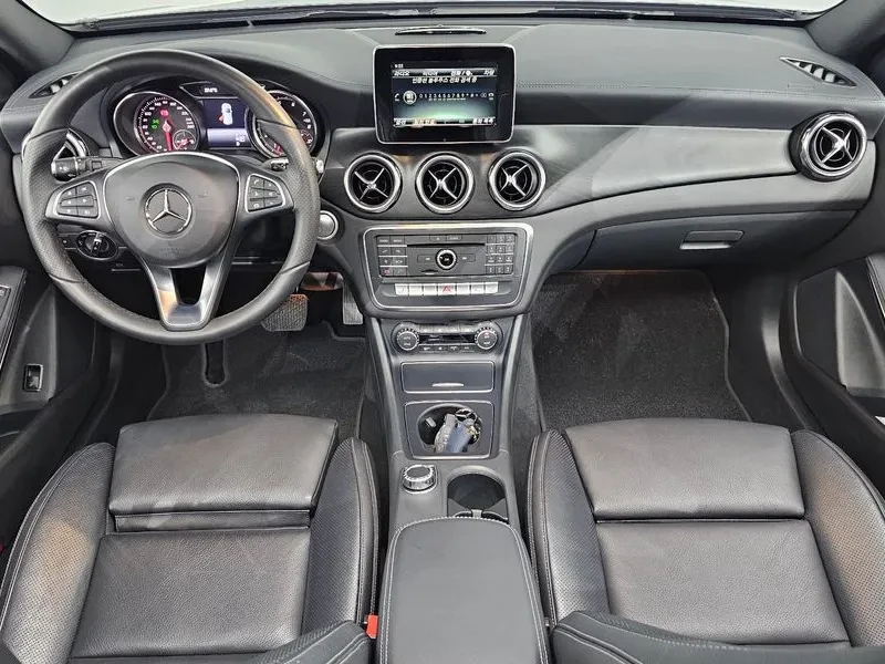 Mercedes-Benz GLA 220 X156 Premium, снимка 6 - Автомобили и джипове - 56225268